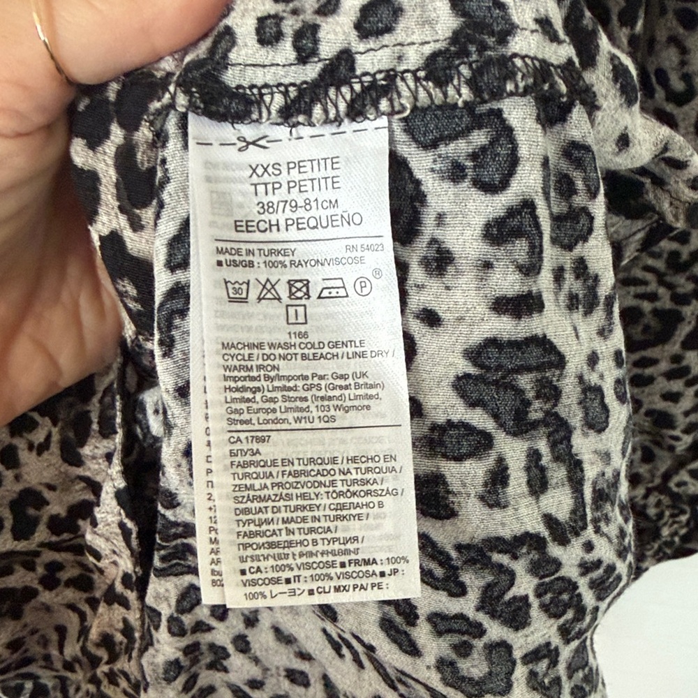 Banana Republic Leopard Print Wrap Blouse - Picture 4 of 4